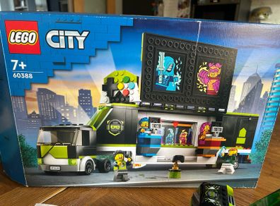 Lego City 60388 - Gaming Tournament Truck