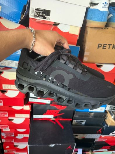 On Cloud Running Cloudmonster 2.0 Black