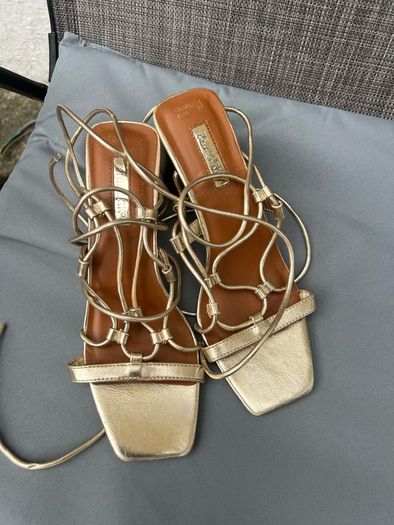 Ladies gold sandals size 4