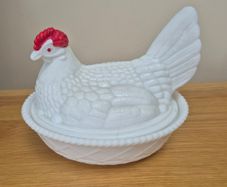 Beautiful Milk Glass Hen on Nest