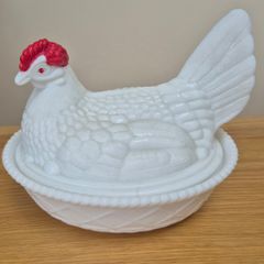 Beautiful Milk Glass Hen on Nest