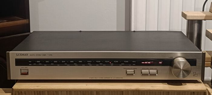 Luxman  t-215L stereo tuner hifi
