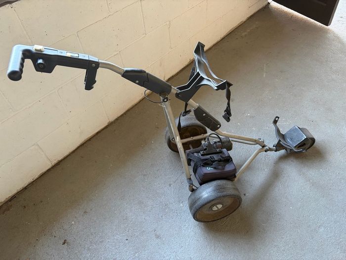 Powakaddy golf trolley