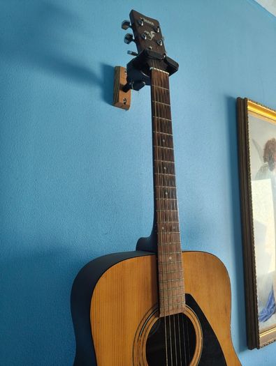 Yamaha F310 acoustic guitar