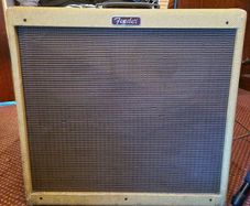 Fender Blues Deville 4 x 10 Amp. 60 Watts. Tweed.