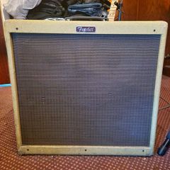 Fender Blues Deville 4 x 10 Amp. 60 Watts. Tweed.