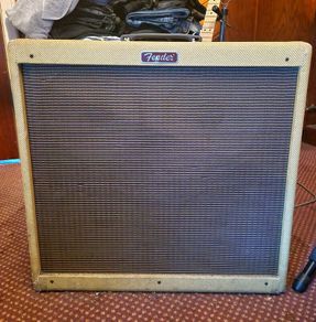 Fender Blues Deville 4 x 10 Amp. 60 Watts. Tweed.