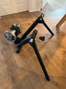 SARIS FLUID2 bike trainer