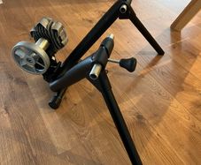 SARIS FLUID2 bike trainer
