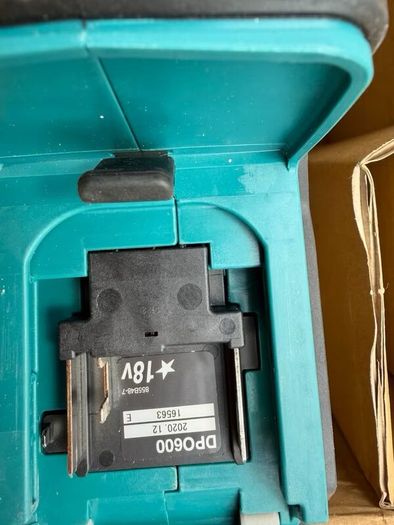 Makita DPO600Z 18V Cordless Polisher + 3M Pads