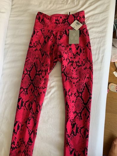Brand new with tags DKNY sports leggings