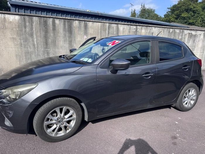 Mazda Demio 2015 Mileage 113000 km