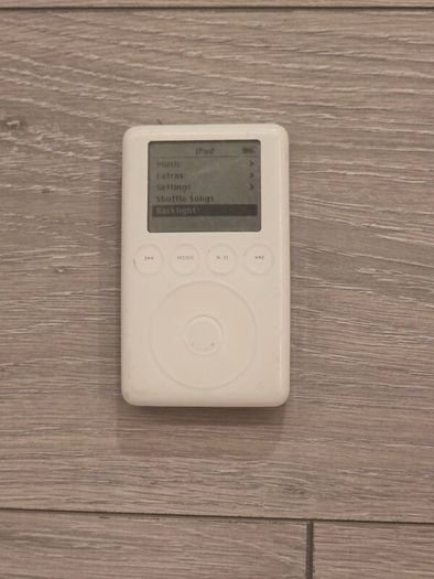 iPod Classic 3rd Gen 10gb (Free Post)