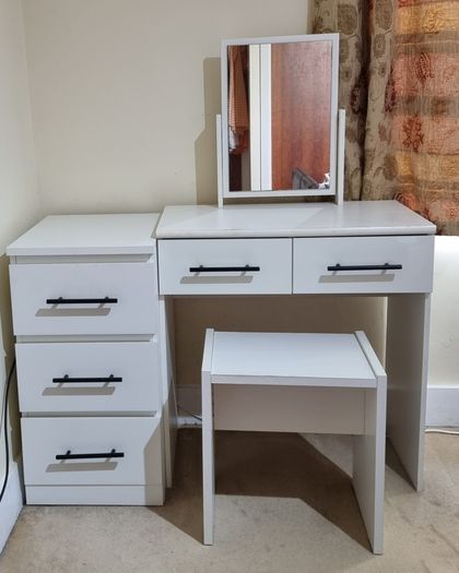 Dressing table
