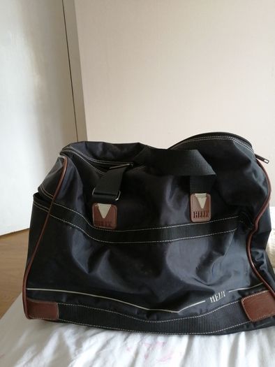 sportsbag/holdall