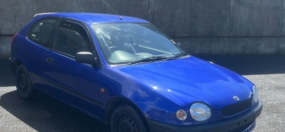 2000 Toyota Corolla