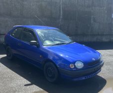 2000 Toyota Corolla