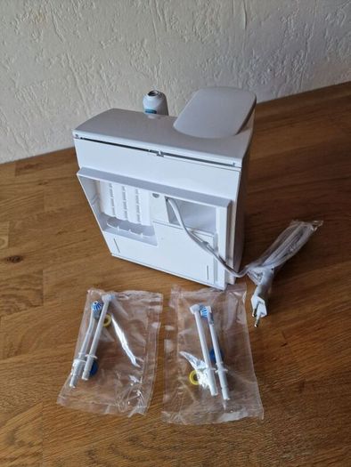 Oral-B oral irrigator (water flosser)