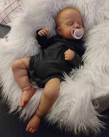 Reborn Dolls-20 Inch Realistic Baby Doll Boy Soft Cloth Body,Eyes Closed Newborn Babies Looks Like A Realistic Baby Dolls (FREE POSTAGE)