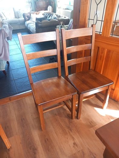 solid wood table & 4 chairs