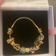 Brand new Pandora bracelet with charms