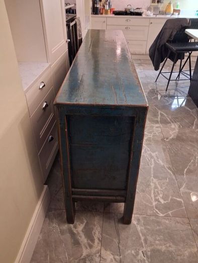 Stunning Chinese lacquer wooden cabinet
