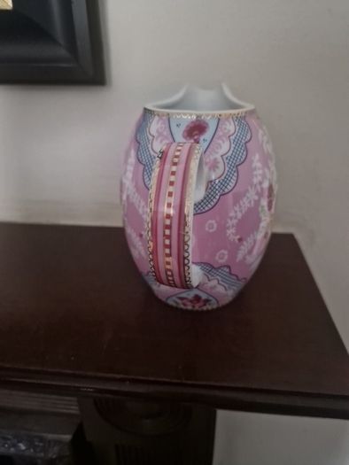 large jug Pip