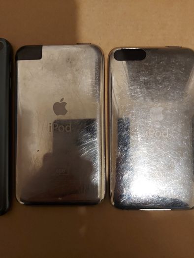 4 Apple Ipods for parts or repair, 2 Activation Locked (Ipod Touch 5 32GB) and 2 not powering on (Ipod 1 & 2)