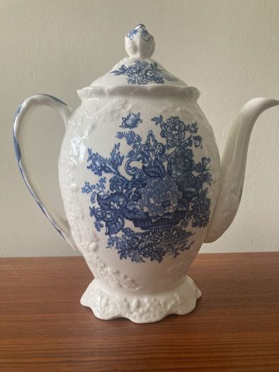 Mason "Ascot in Oak/Hanging Basket" Vintage Coffee/Teapot