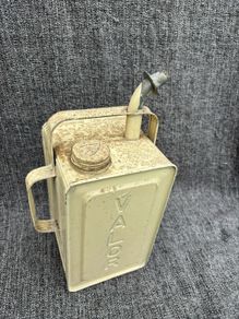 Vintage oil can