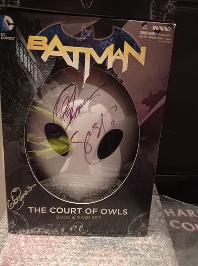 AUTOGRAPHED- Batman The Court of Owls Comic Book & Mask Box Set