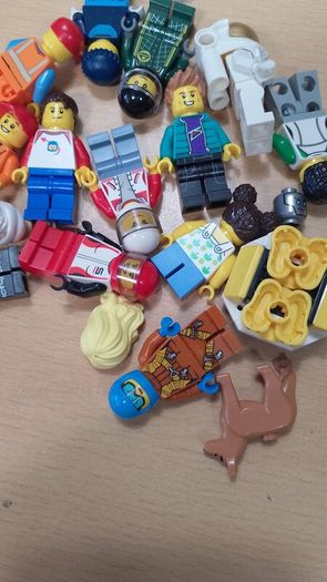 LEGO Minifigures Bundle