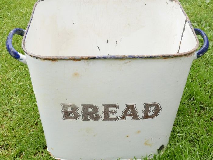 Vintage Prince & Wares White Enamel Porcelain Bread Metal Tin Box