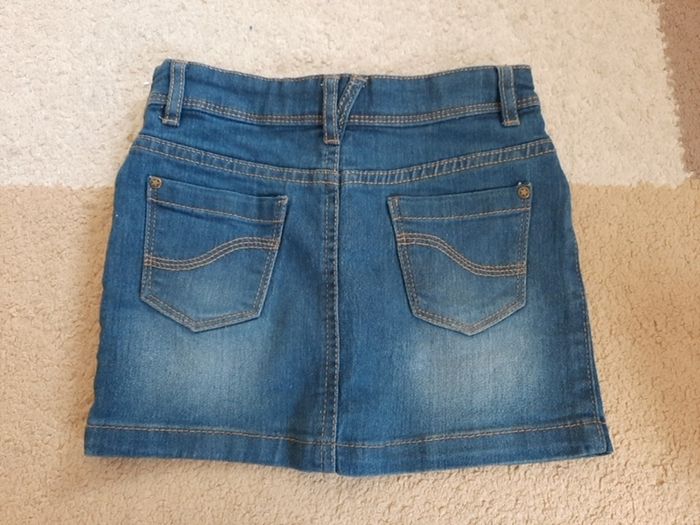 Denim skirt size 5-6y