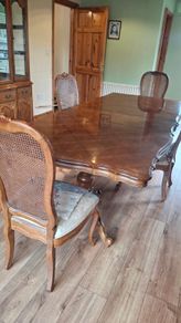 Unit and matching extendable table