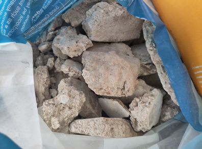 Lime based plaster from stone walls for infill