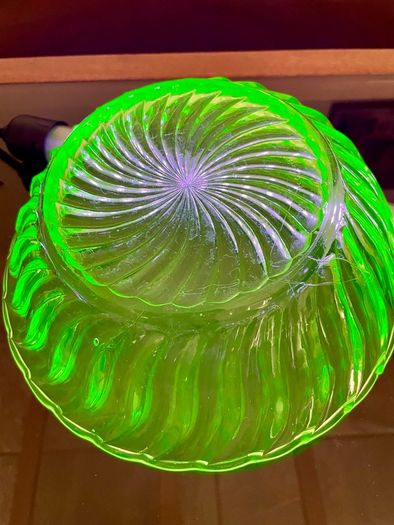 Uranium Green Vintage Glass Carnival Serving Bowl by Bagley UK