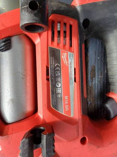Milwaukee M18 18V Cordless Grease Gun (M18 GG) - Body Only