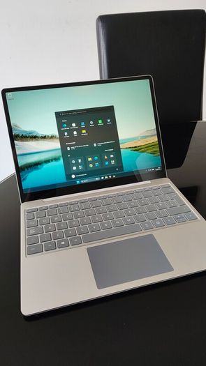 Microsoft Surface Laptop