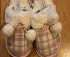 Ladies Slippers Size 7-8 Brand New with tags