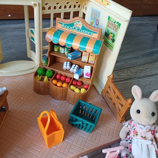Sylvanian families market shop