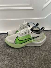 Nike Zoom Gravity runners