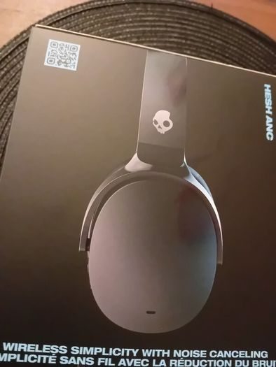 Skullcandy Headphones (BRAND NEW IN BOX!)