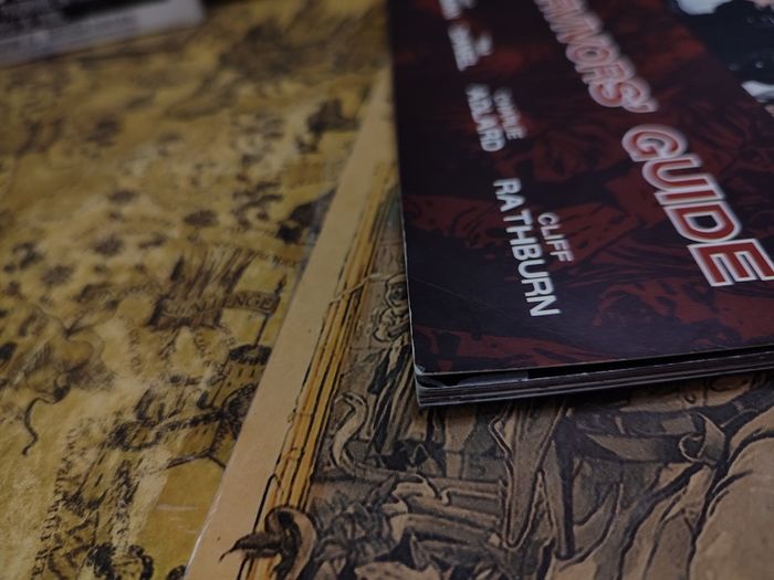 The Walking Dead: Survivors' Guide ! 2011 by Image Comics !