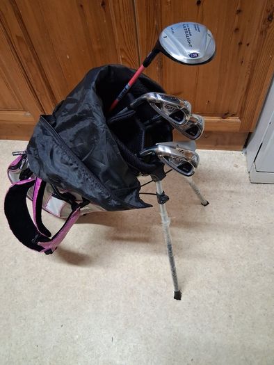 Golf Clubs. US Kids Golf Set.Left Handed .Age 7 To 8 Years Old. Girls Set.. In As New Condition. Collect In Dublin Or Receive Via Post.
