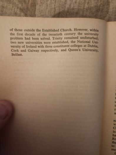A History Of Irish Education.  A Study In Conflicting Loyalties. By P.j. Dowling. First Edition 1971 Paperback In Good Condition.  See Photos For Same.