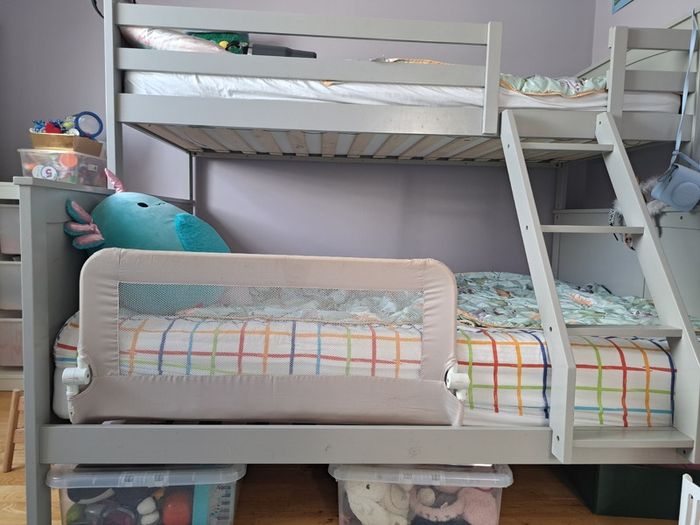 Toddler bed guard