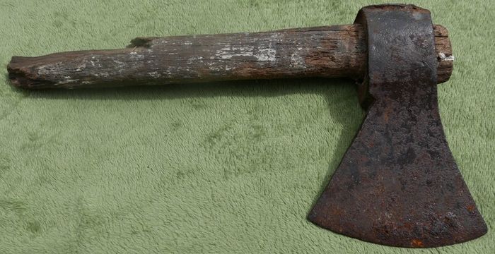 Vintage Tomahawk