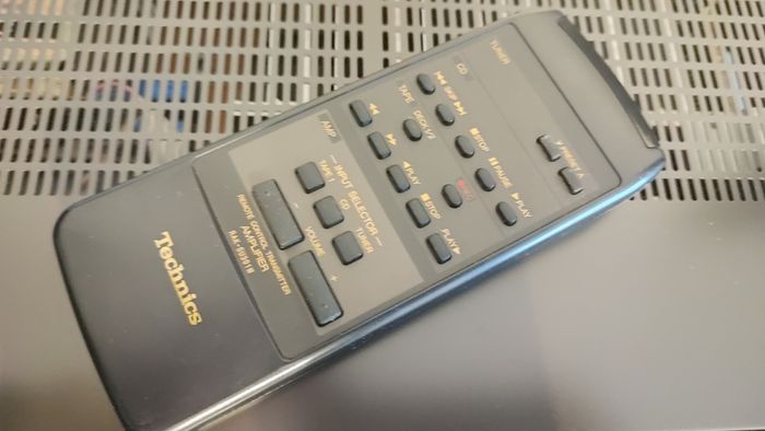Technics SU-VX620 Amplifier. Genuine Remote. Like new! Cleaned.