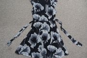 BNWT Ladies dress black and white floral Uk8